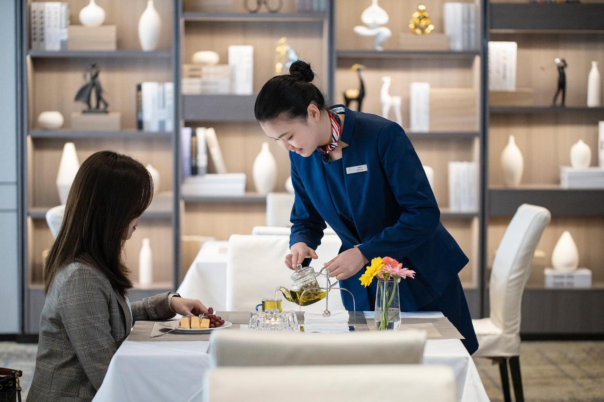 Mehood Lestie International Hotel Linhexi Guangzhou East Railway Branch - Free Shuttle Bus To Canton Fair Complex During Canton Fair Period & Free Afternoon Tea & Free Midnight Snack & Free Vpn Internet Access Bagian luar foto