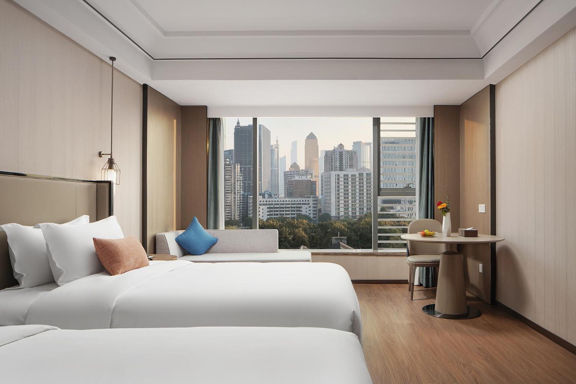 Mehood Lestie International Hotel Linhexi Guangzhou East Railway Branch - Free Shuttle Bus To Canton Fair Complex During Canton Fair Period & Free Afternoon Tea & Free Midnight Snack & Free Vpn Internet Access Bagian luar foto