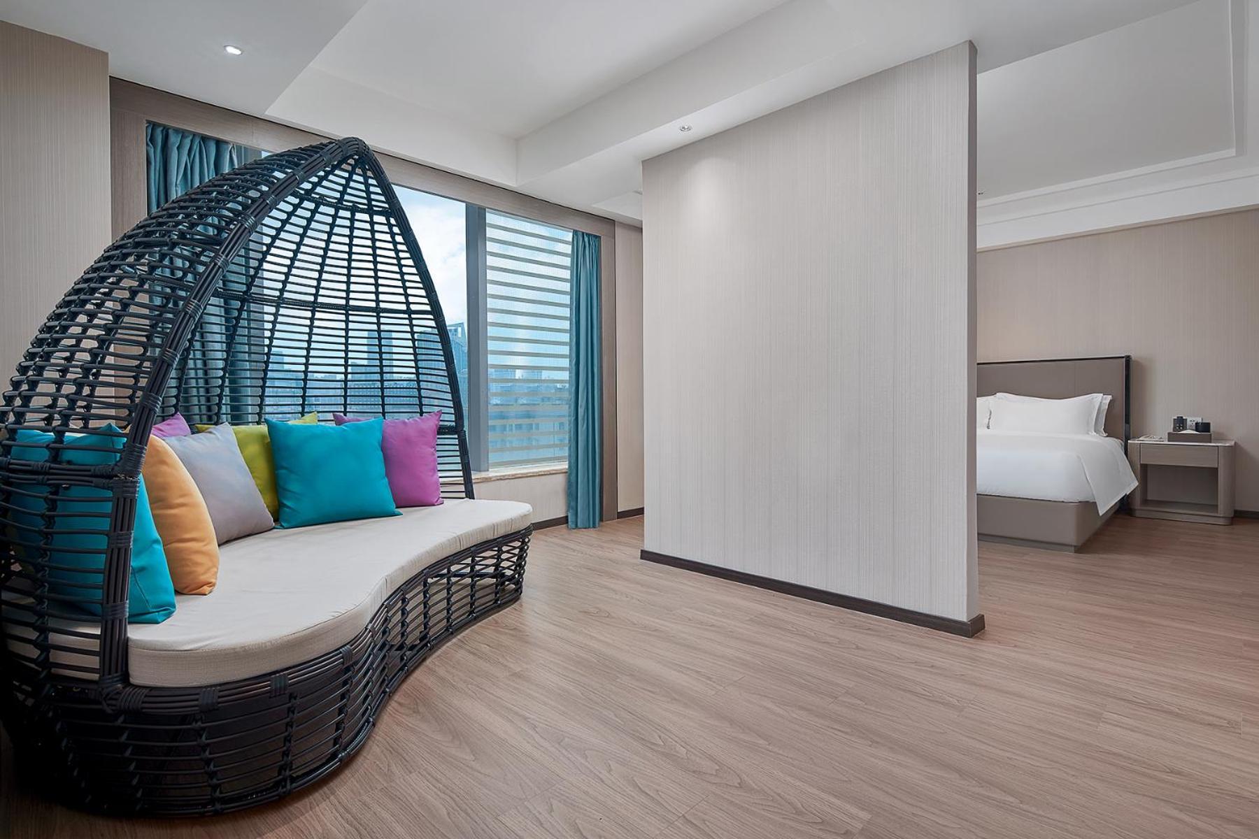 Mehood Lestie International Hotel Linhexi Guangzhou East Railway Branch - Free Shuttle Bus To Canton Fair Complex During Canton Fair Period & Free Afternoon Tea & Free Midnight Snack & Free Vpn Internet Access Bagian luar foto